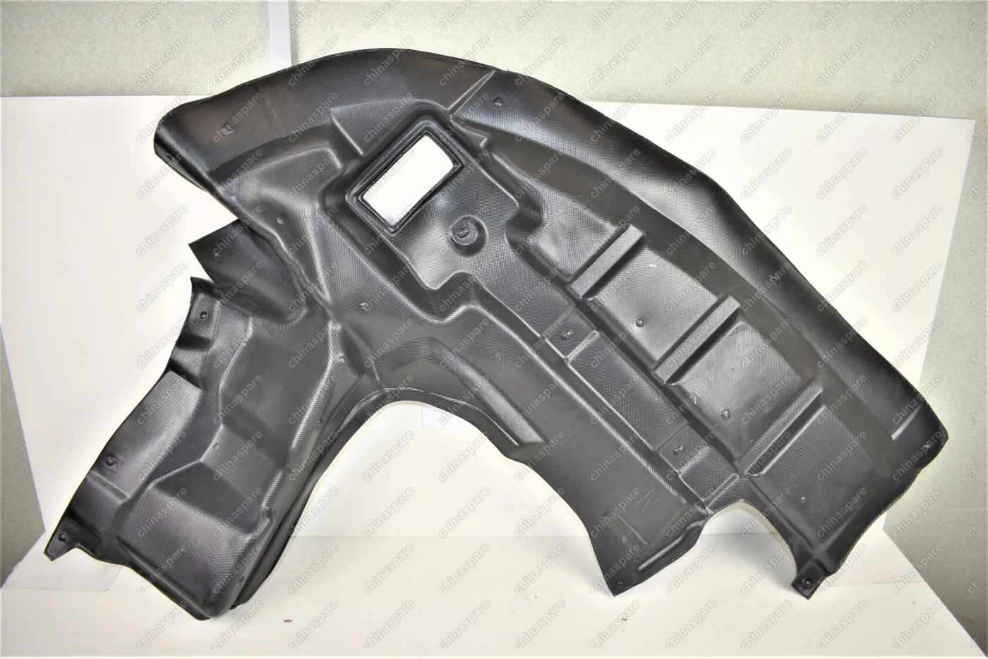 Защита двигателя правая (пластик) Geely Emgrand EC7