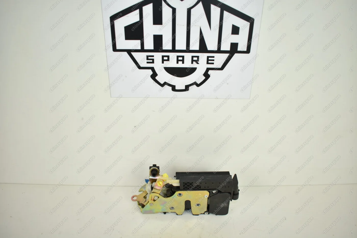 Замок двери передней левой Chery Tiggo