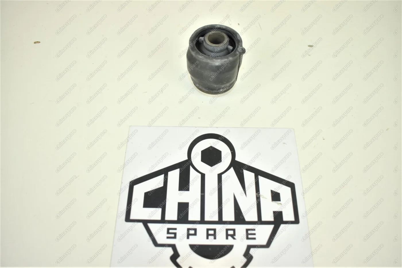 Сайлентблок задний переднего нижнего рычага Mazda Xedos 9 (Millenia) 1993-2001