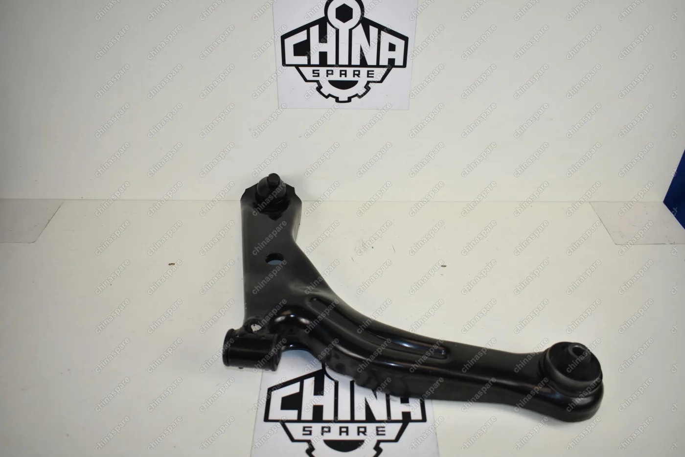 Рычаг подвески нижний правый Ford Escape 05-08 / Mazda Tribute