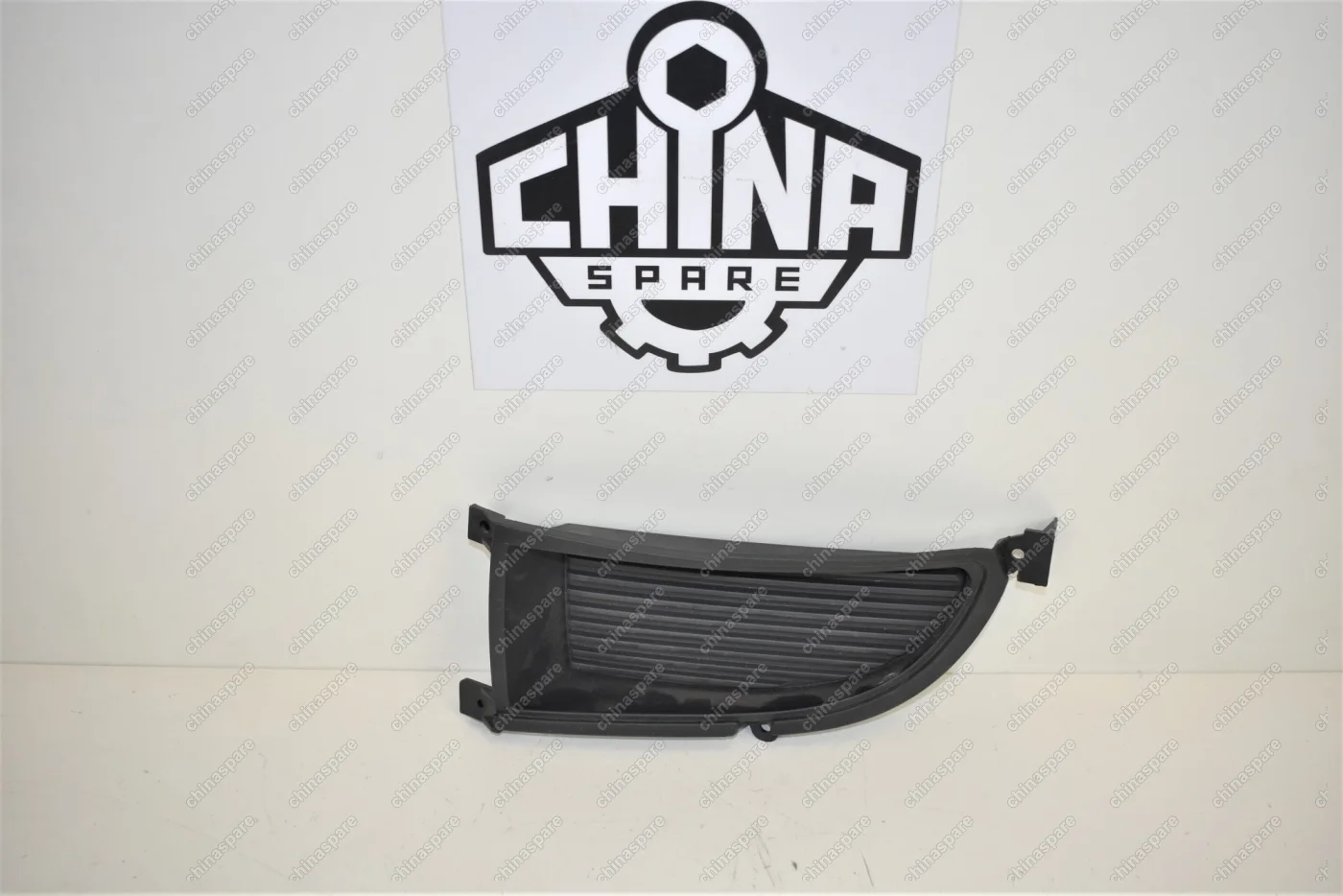 Заглушка переднего бампера под п/ф левая Mitsubishi Lancer IX