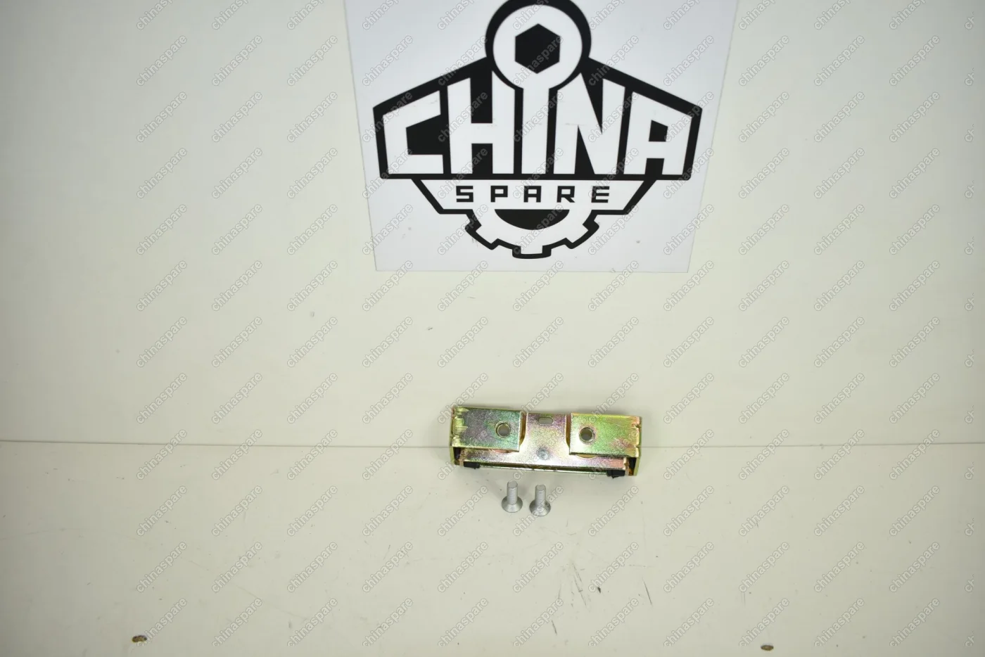 Ответная часть замка багажника Land Rover Range Rover III 2002-2012