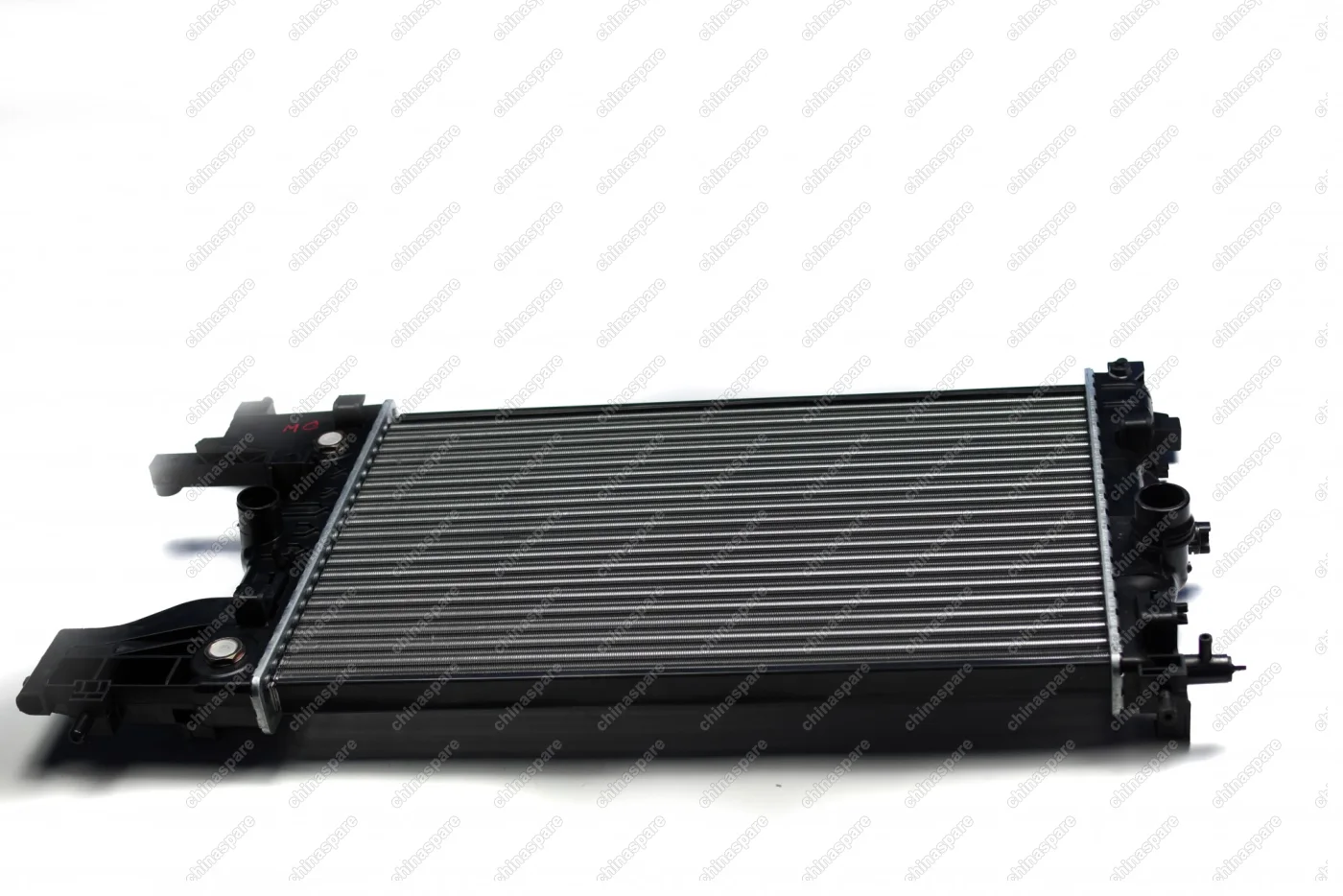 Радиатор охлаждения двигателя основной Chevrolet Cruze 1,6 109 л.с