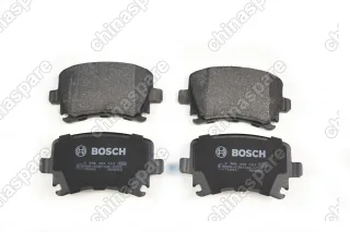 Колодка тормозная передняя Bosch (Комплект) Audi A6 C6 05-, Q3 8U 11- / Volkswagen Passat B6, B7 05-, Passat CC 08-, Tiguan I 07-