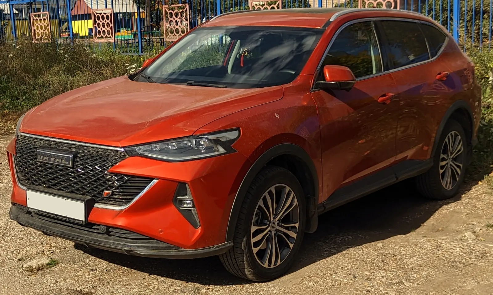 Haval F7, вид спереди