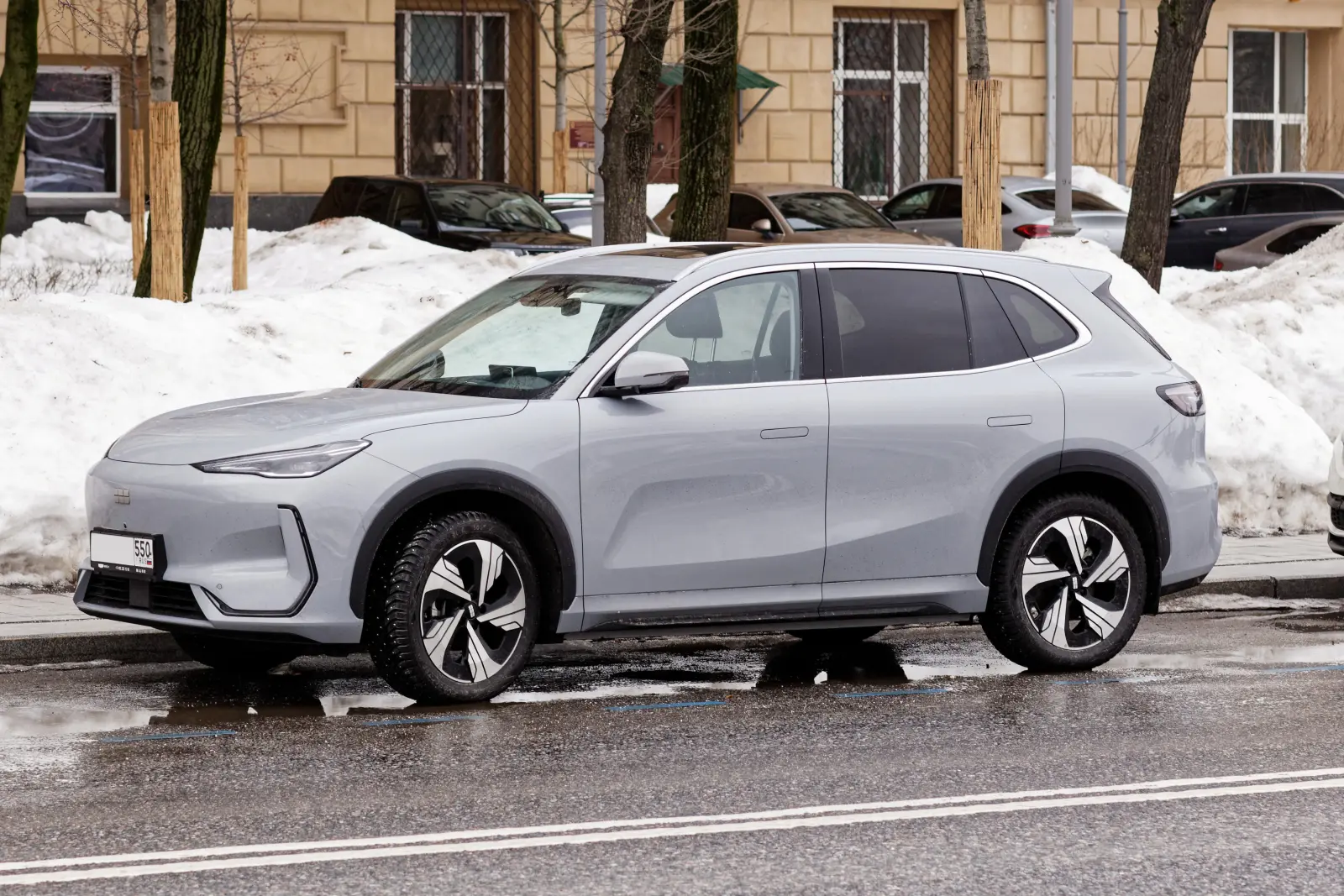 Geely EX5, вид спереди